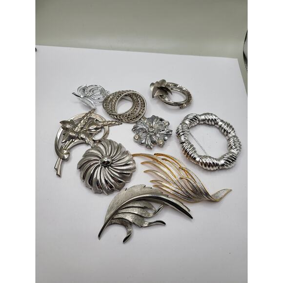 Vintage Brooch Lot of 14 Mixed Floral & Rhinestone Pins, Wear or Resell - Picture 1 of 9